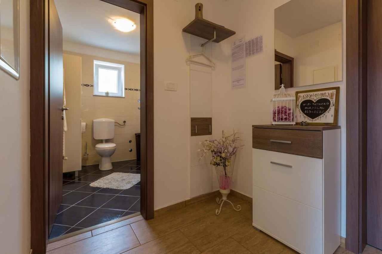 Holiday Home In Grizane 39285 Zewnętrze zdjęcie