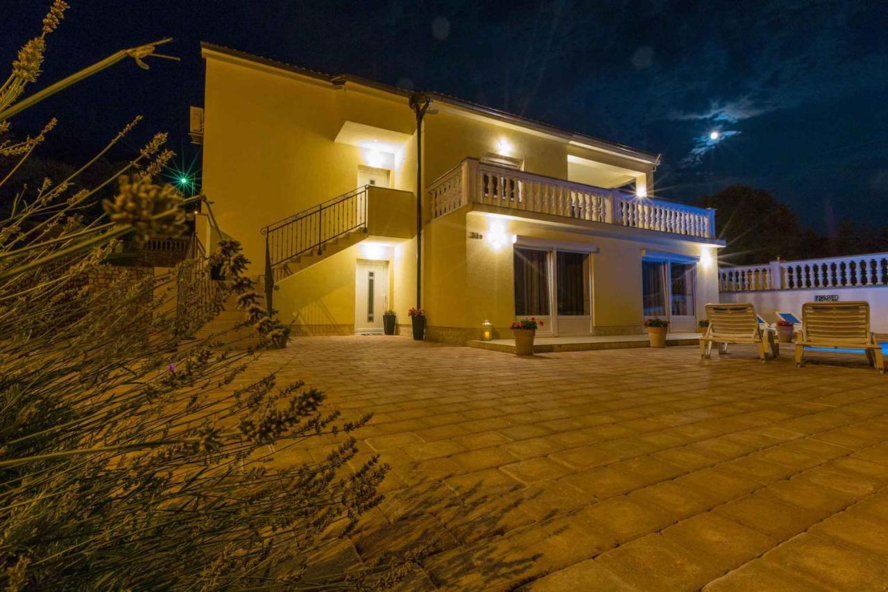Holiday Home In Grizane 39285 Zewnętrze zdjęcie