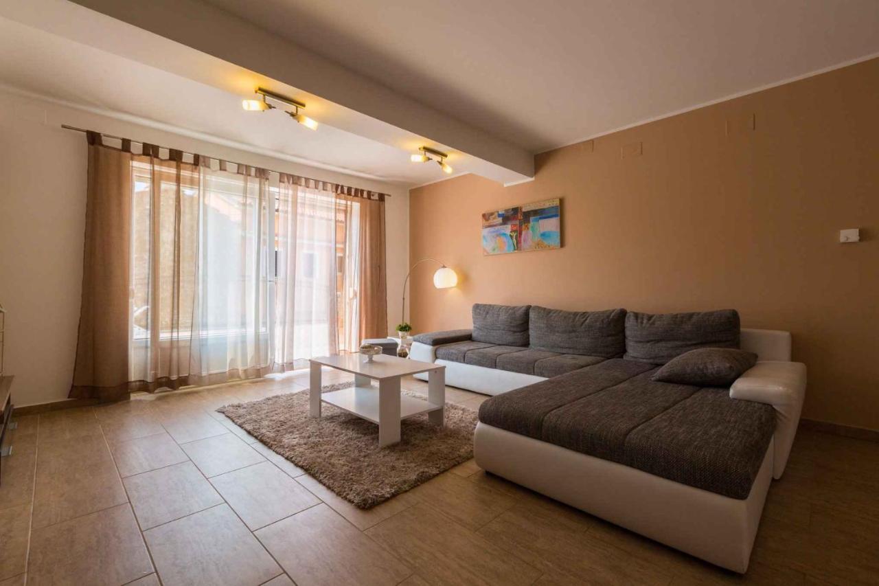Holiday Home In Grizane 39285 Zewnętrze zdjęcie